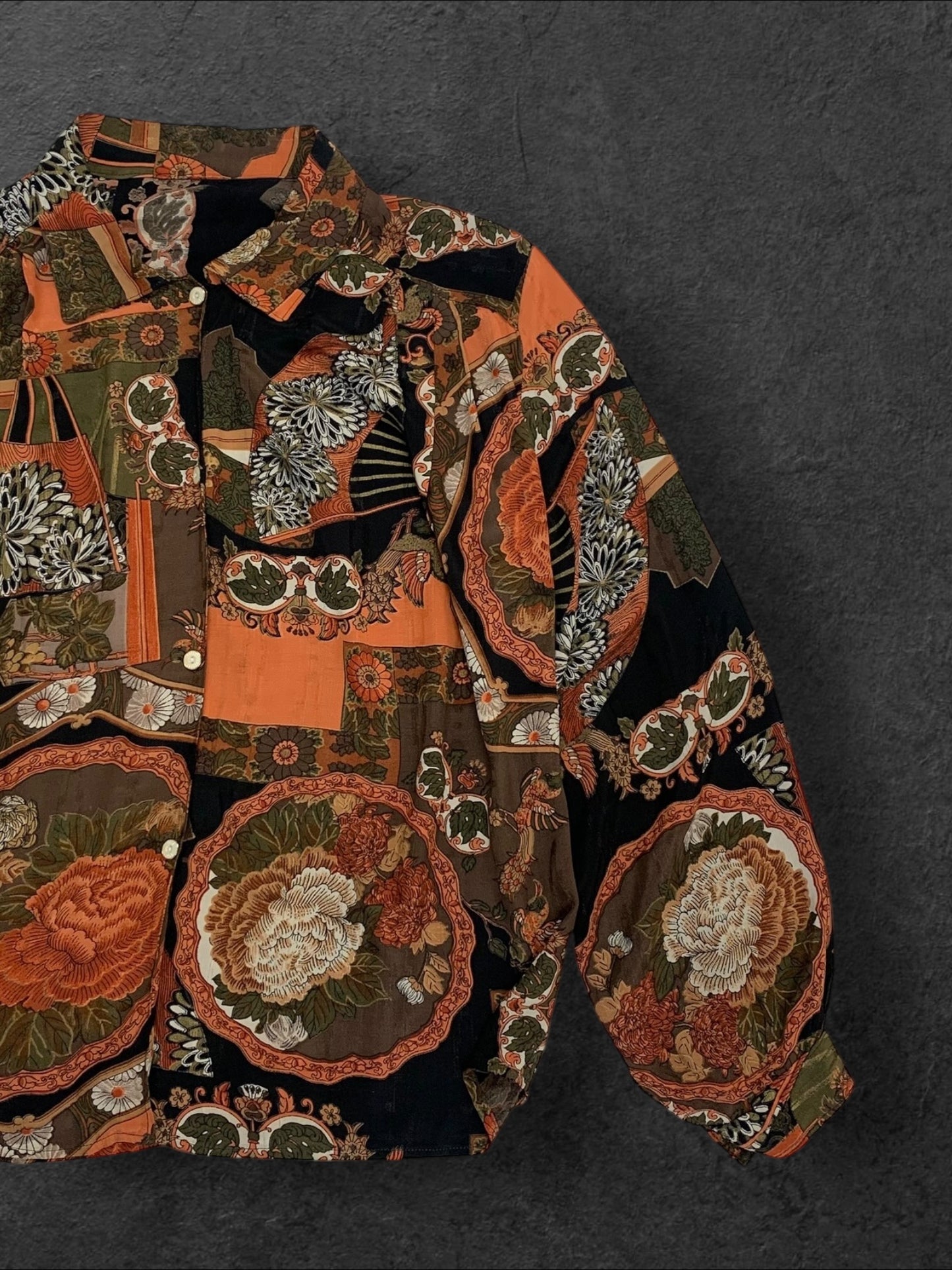 THE UNTAGGED BUTTON UP VINTAGE SHIRT