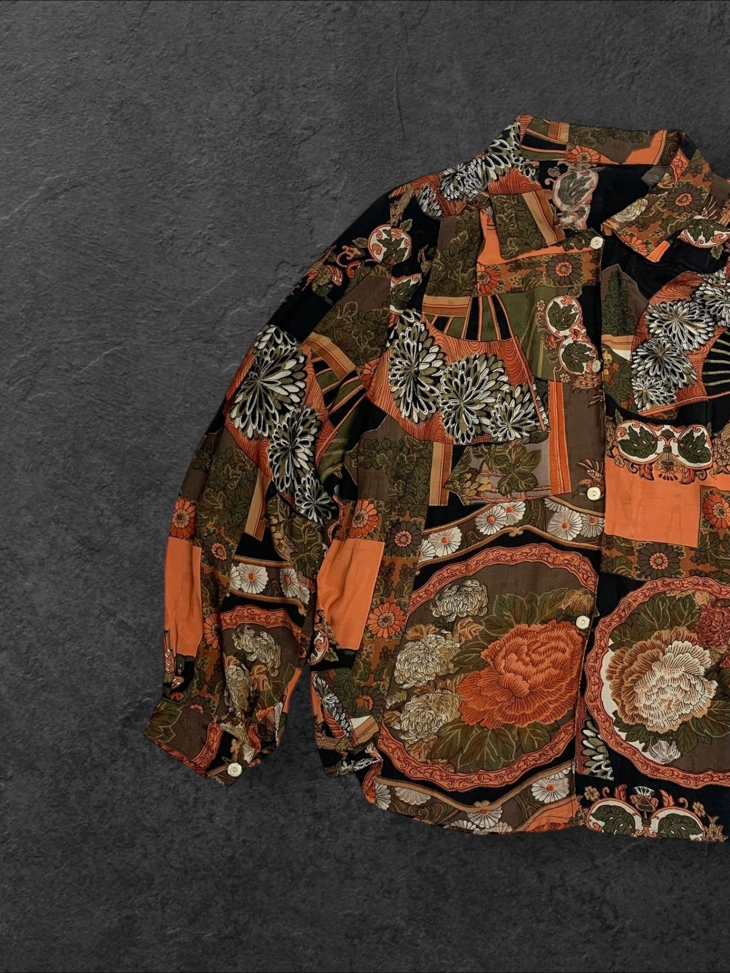 THE UNTAGGED BUTTON UP VINTAGE SHIRT