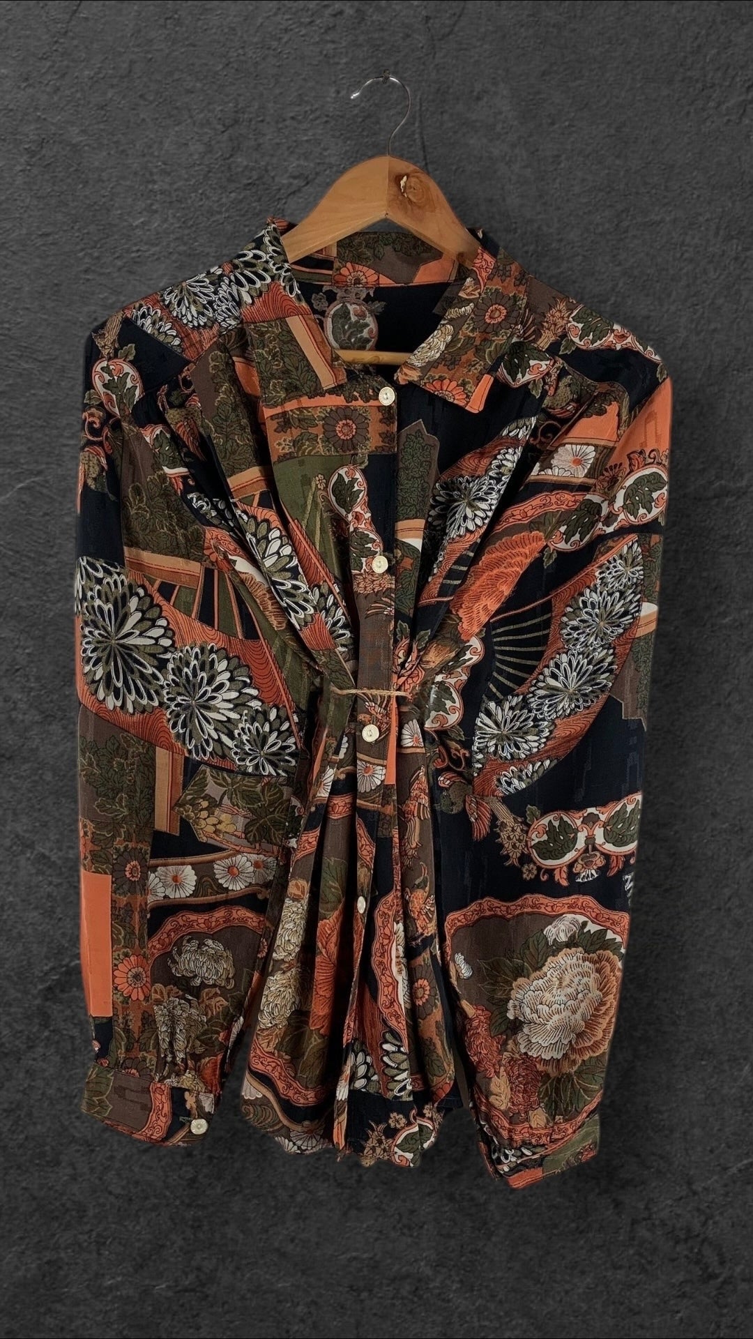 THE UNTAGGED BUTTON UP VINTAGE SHIRT