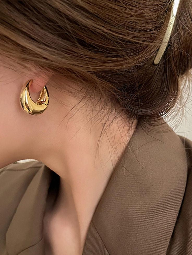 RAINDROP  HUGGIES HOOP EARRINGS