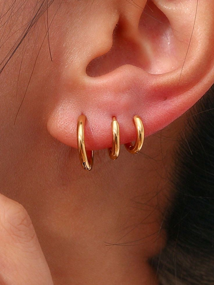FORMATION MINI ROUND HARLOW HOOP EARRINGS