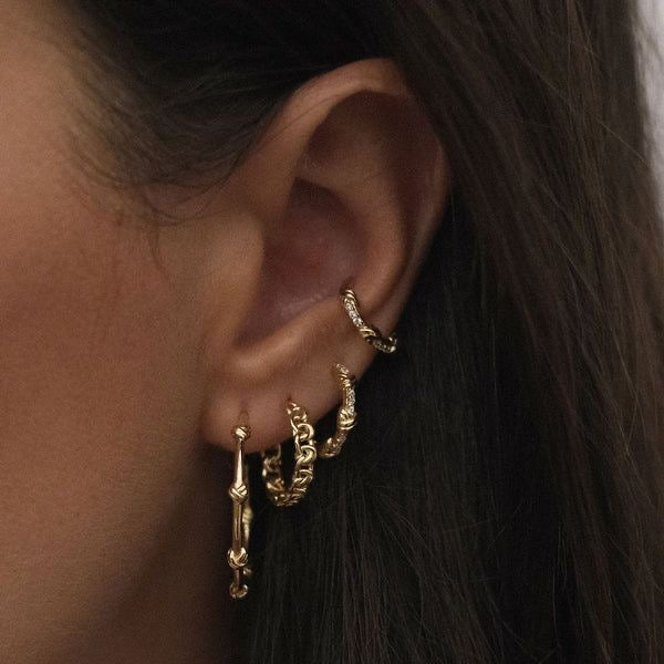 DETAILED MINI HUGGIE HOOP EARRINGS