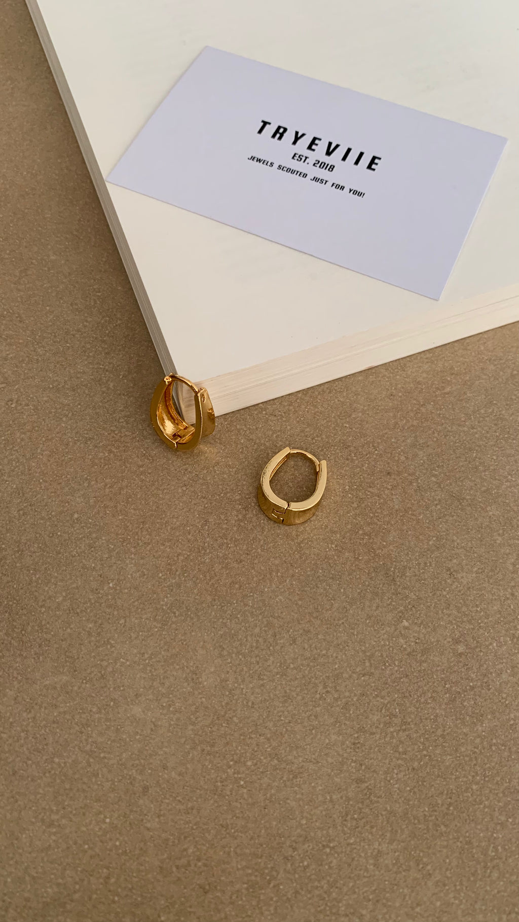 ELLIPTICAL HONEY CURVED  U SHAPED HOOP EARRING