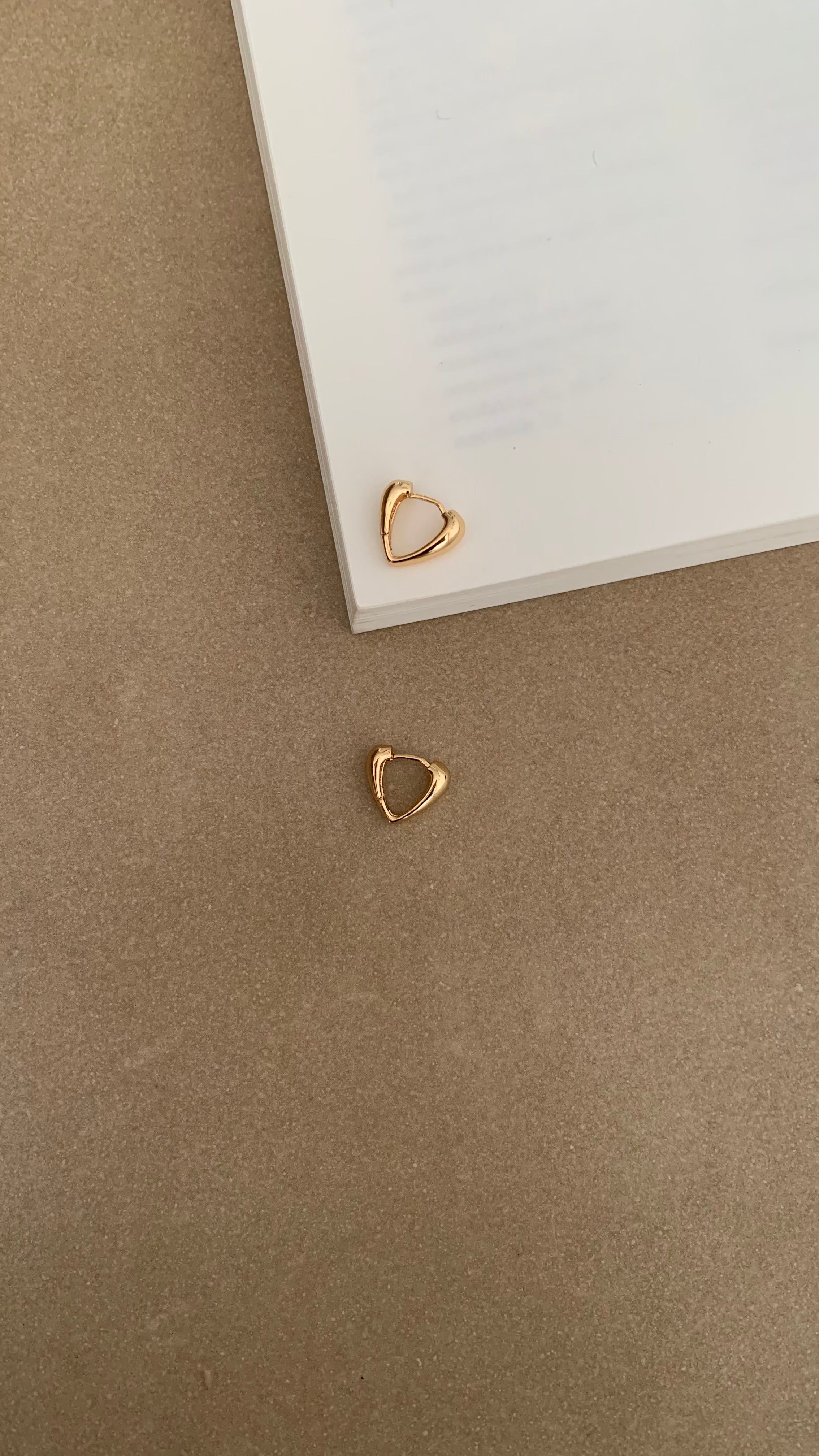 HEART HUGGIES EARRINGS