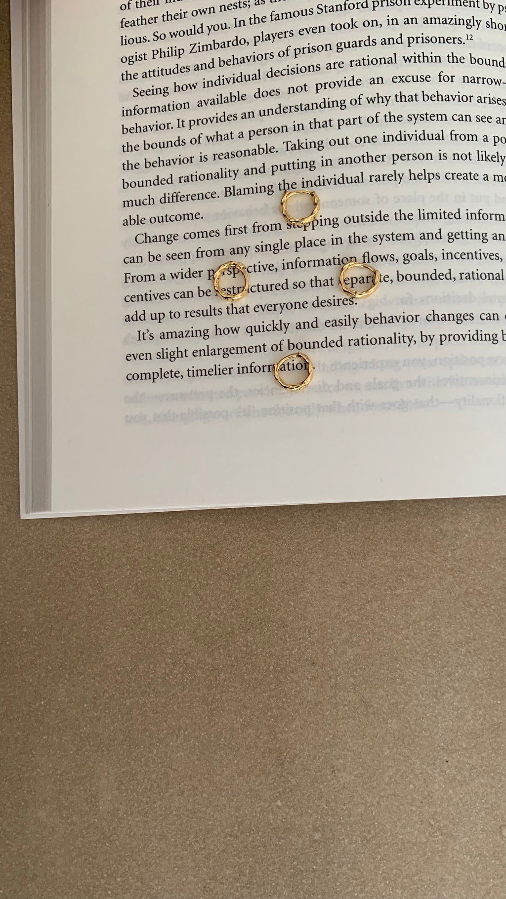 DETAILED MINI HUGGIE HOOP EARRINGS