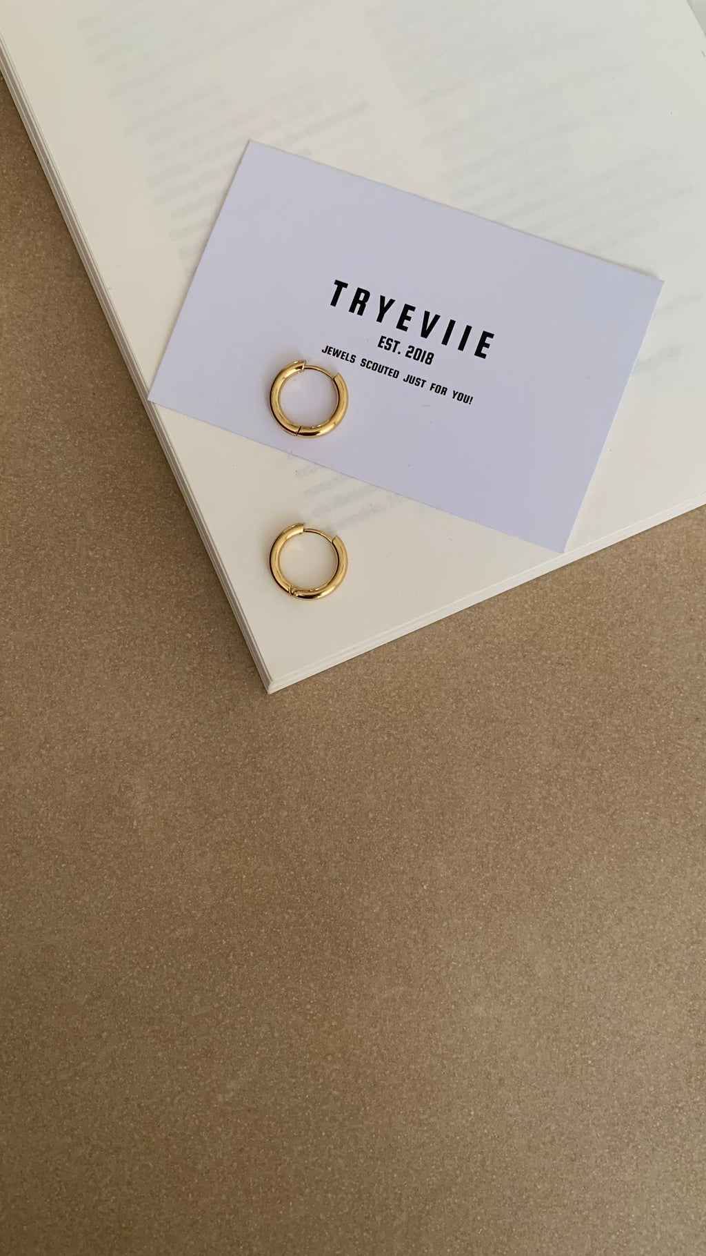 FORMATION ROUND HARLOW HOOP EARRINGS