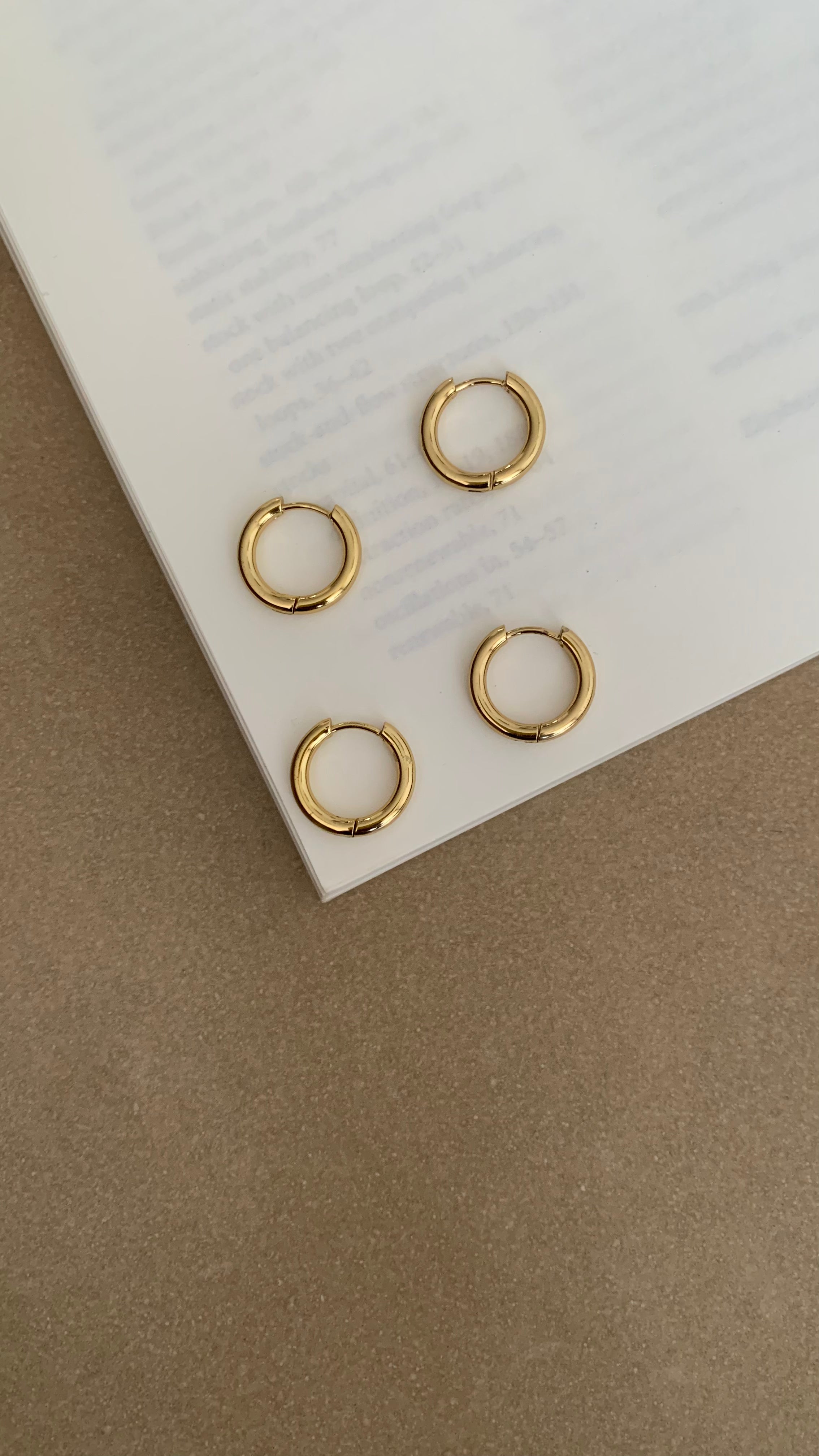 FORMATION ROUND HARLOW HOOP EARRINGS