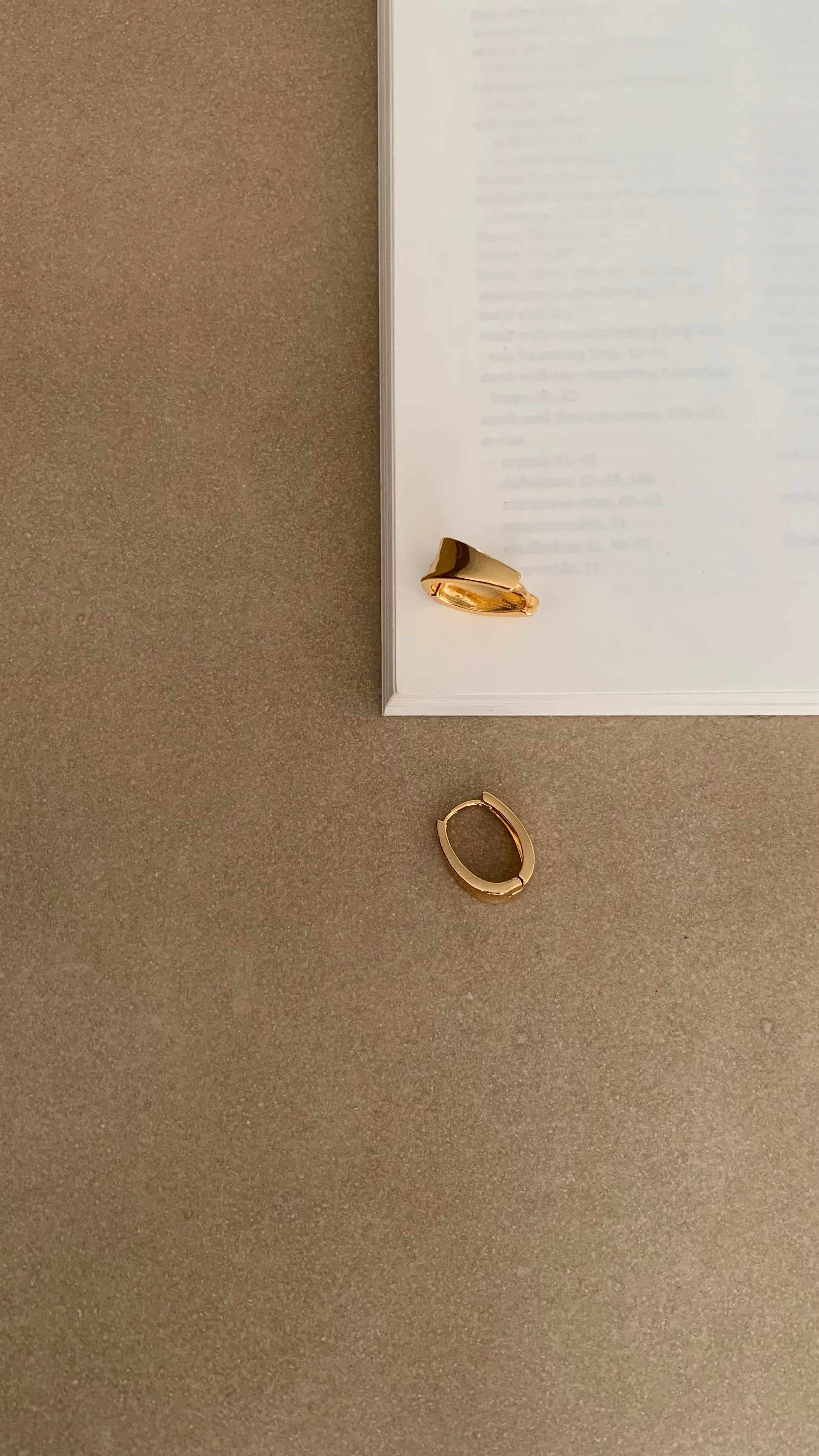 ELLIPTICAL HONEY CURVED  U SHAPED HOOP EARRING