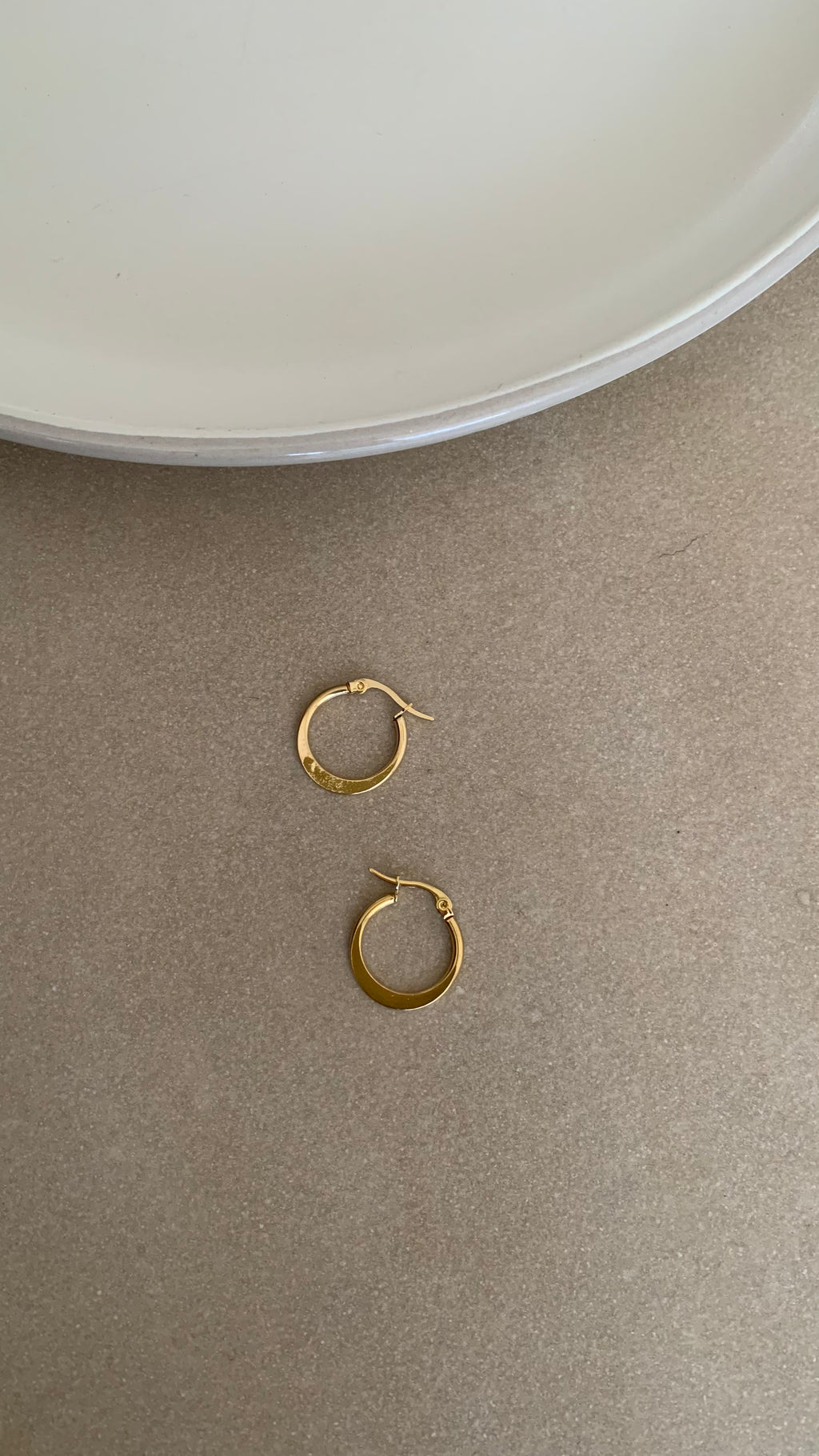 FLAT CRESCENT HOOP EARRINGS