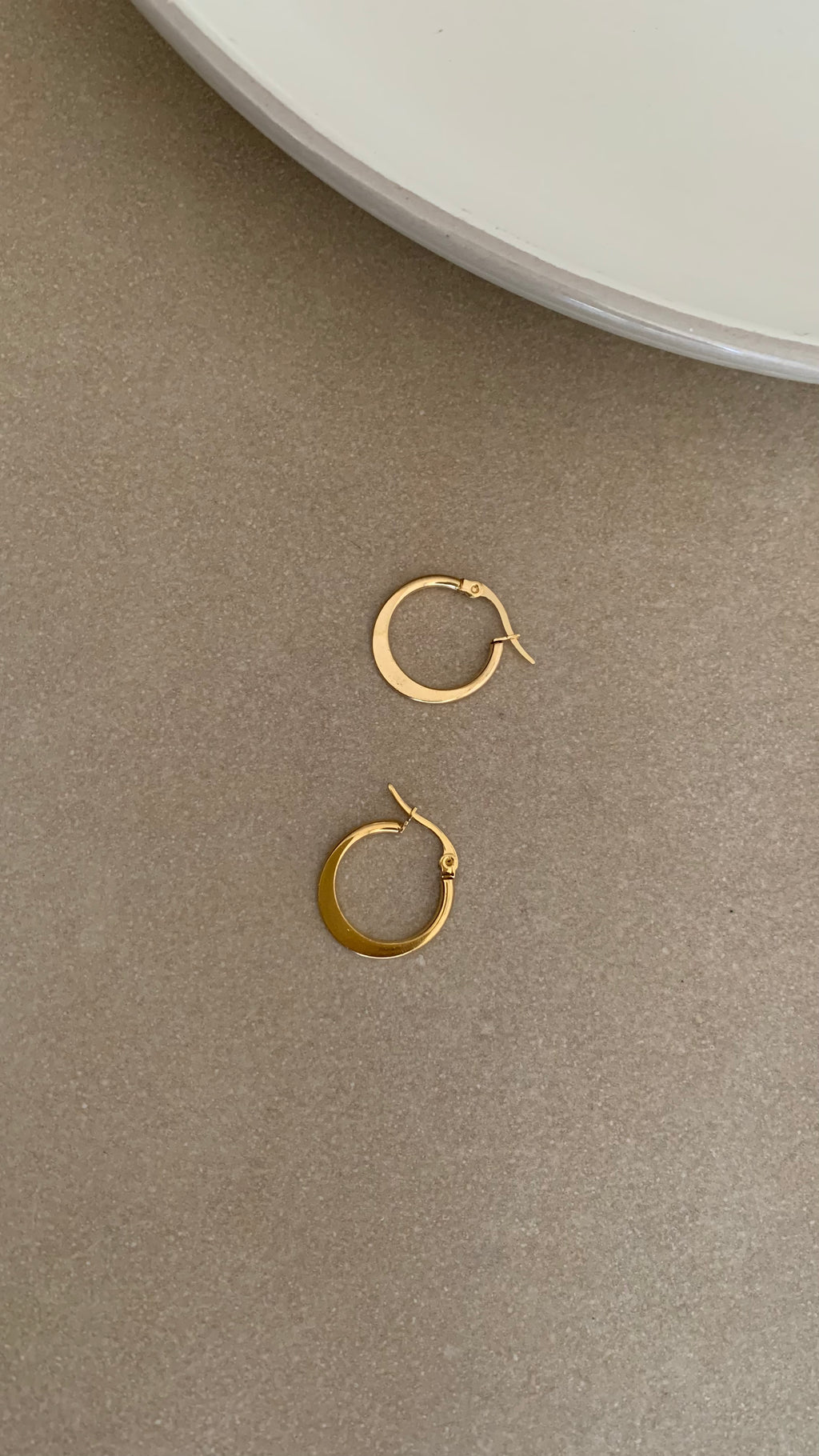 FLAT CRESCENT HOOP EARRINGS