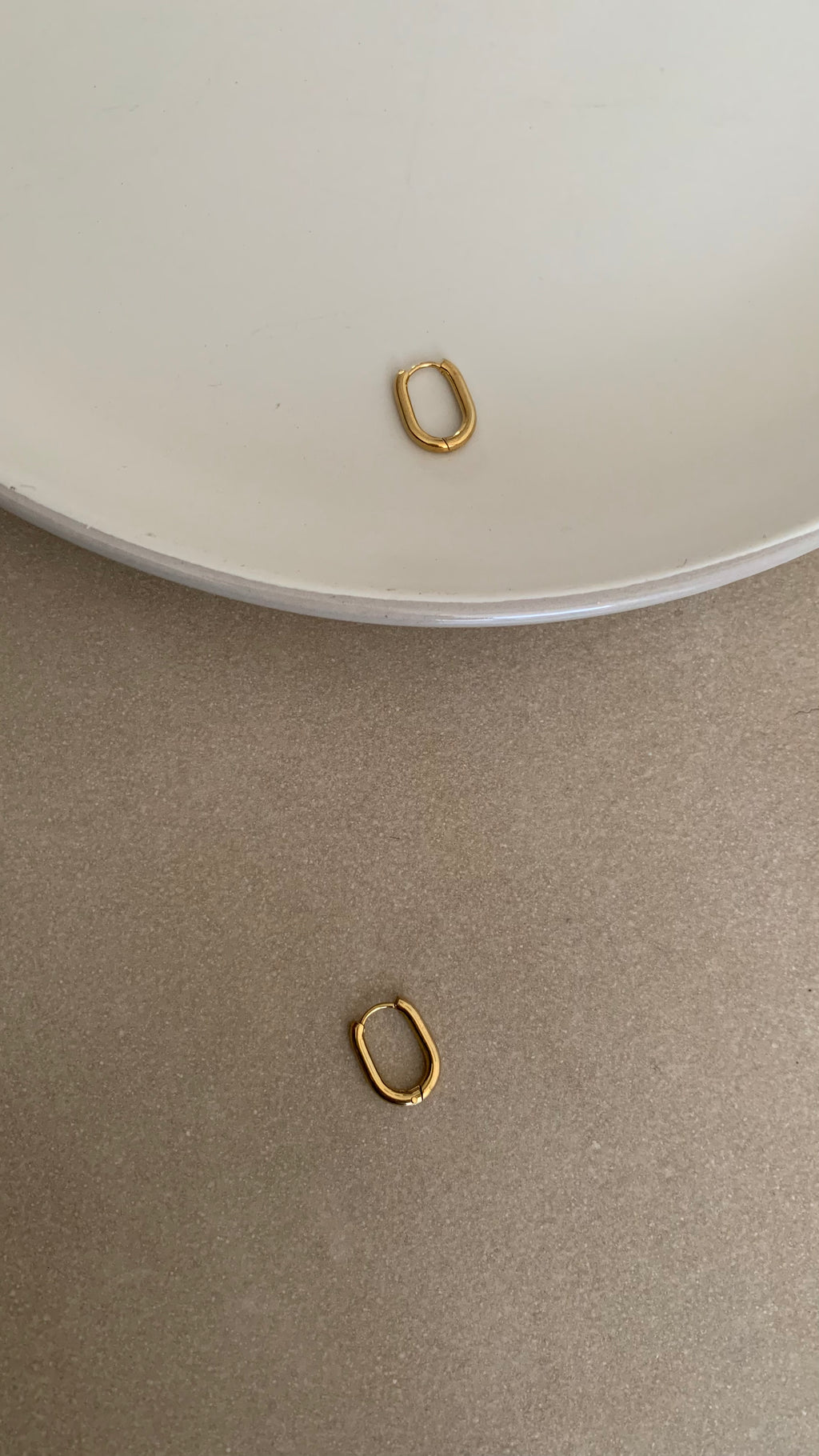 ELLIPTICAL U SHAPED HOOP EARRING