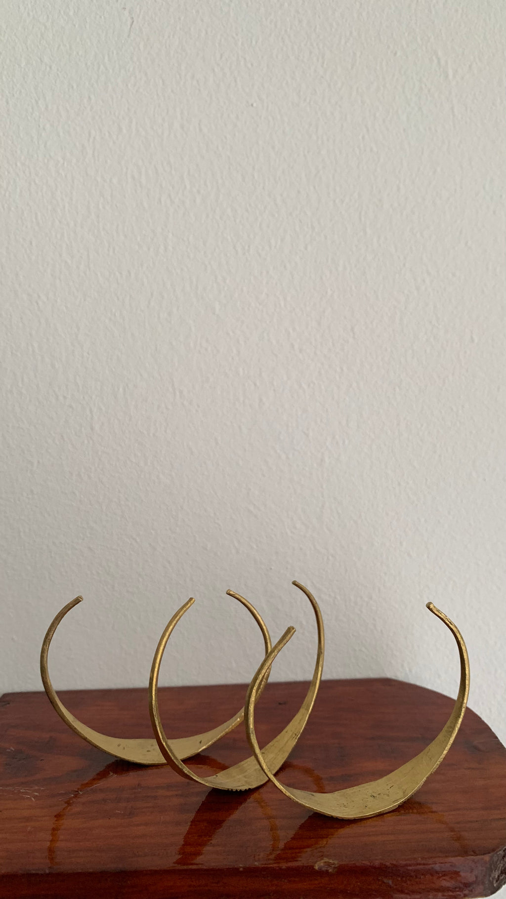 BLACK DETAILED EASY ADJUSTABLE RETRO ARMLETS