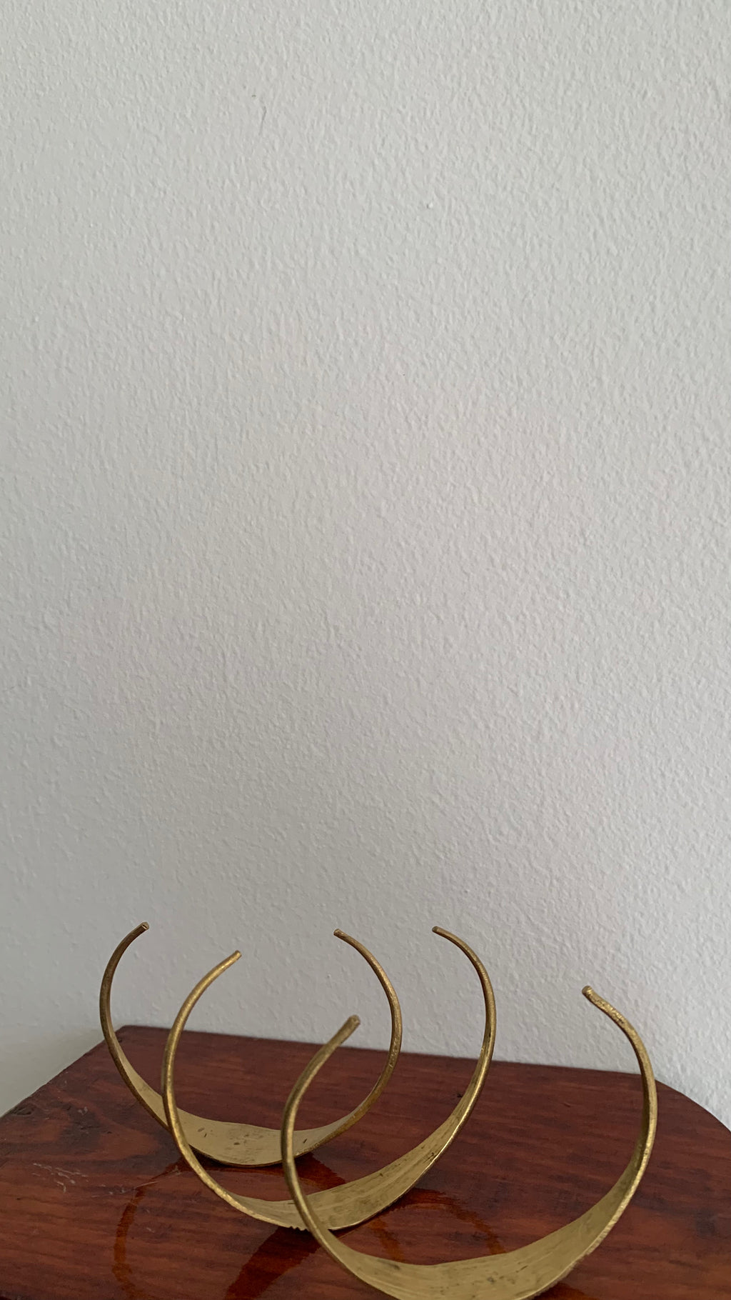 BLACK DETAILED EASY ADJUSTABLE RETRO ARMLETS