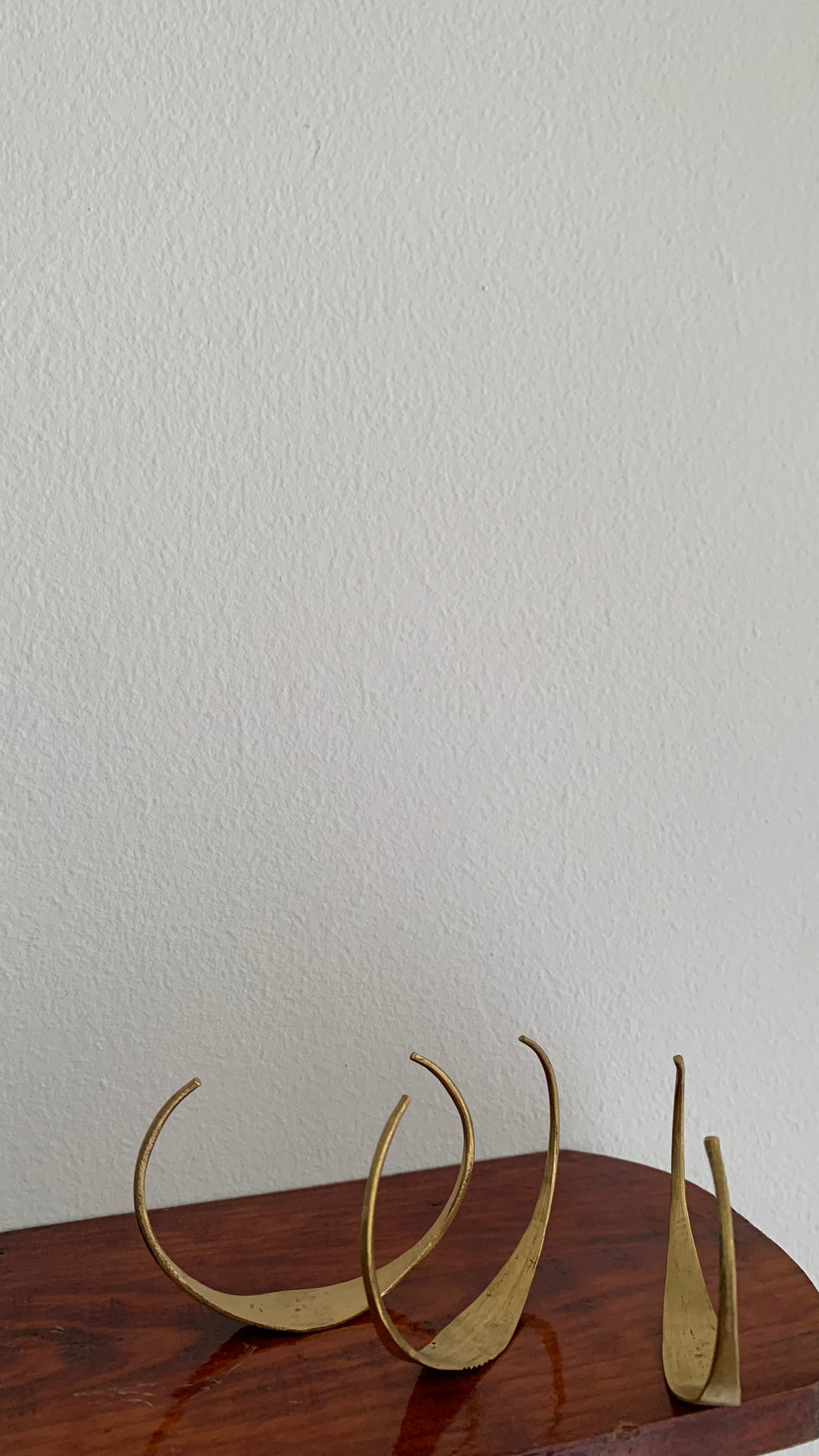 BLACK DETAILED EASY ADJUSTABLE RETRO ARMLETS