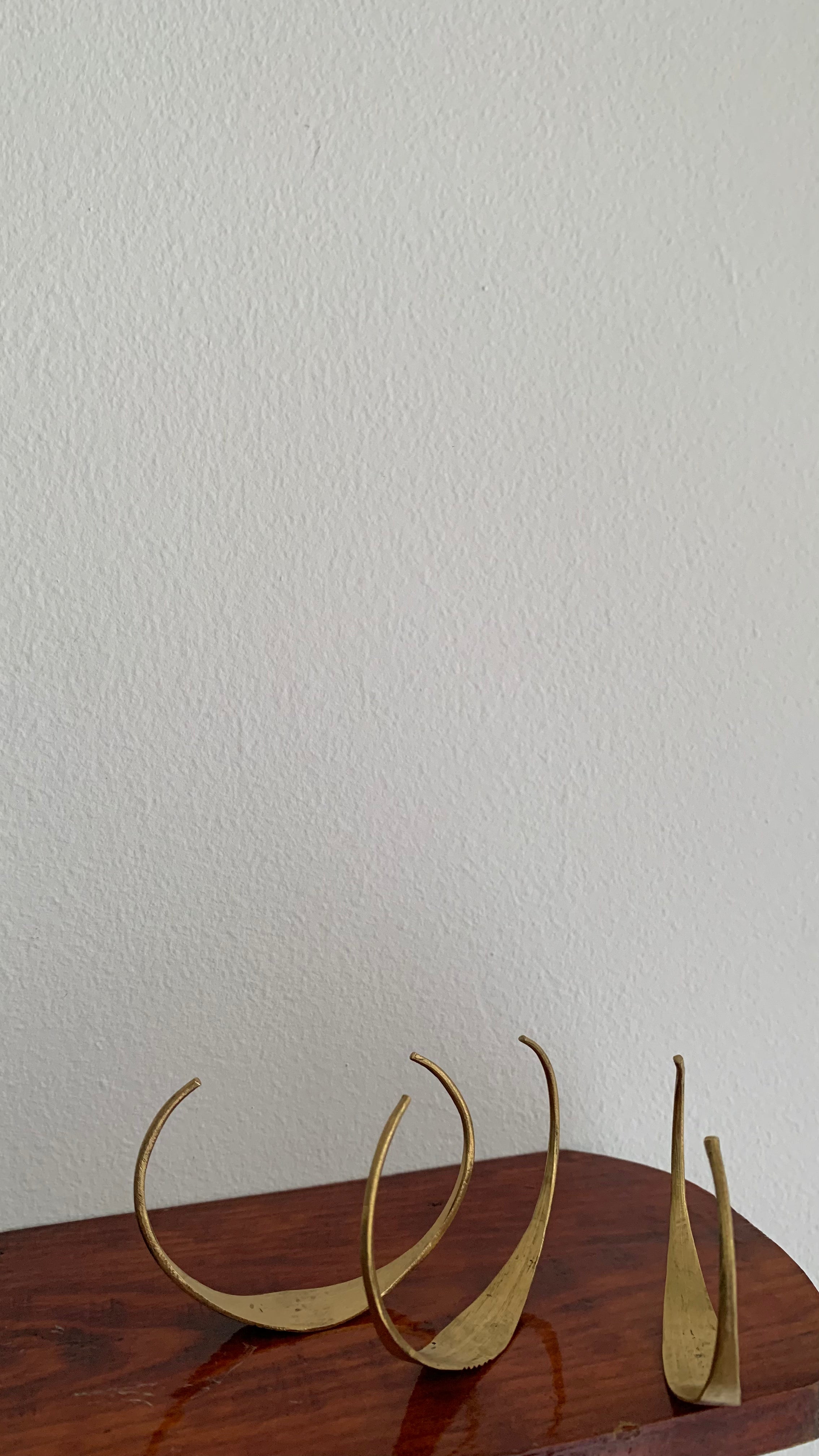 BLACK DETAILED EASY ADJUSTABLE RETRO ARMLETS