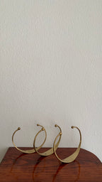 BLACK DETAILED EASY ADJUSTABLE FLAT CRESCENT RETRO ARMLETS