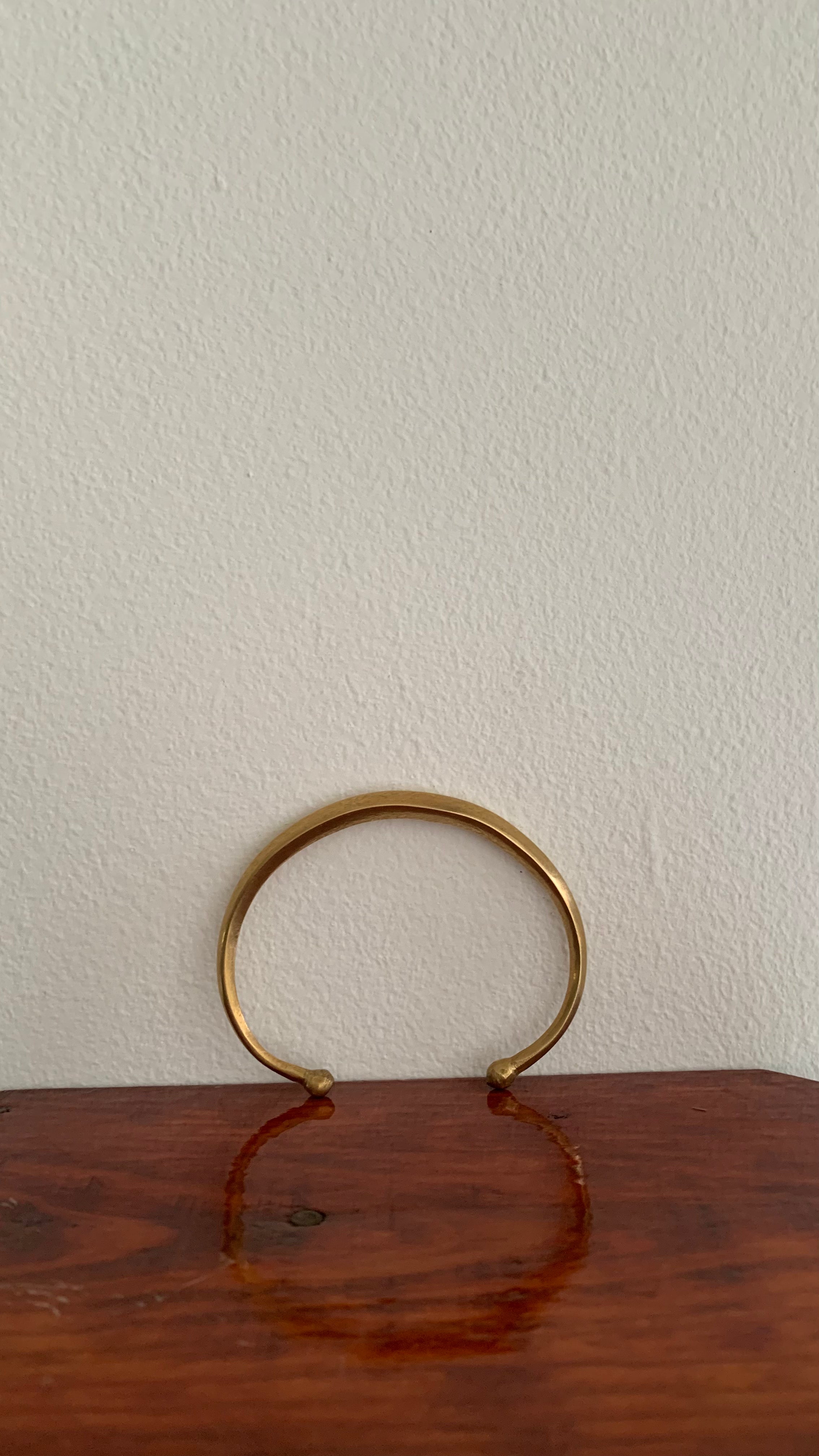 PLAIN BEVELED RETRO ARMLET