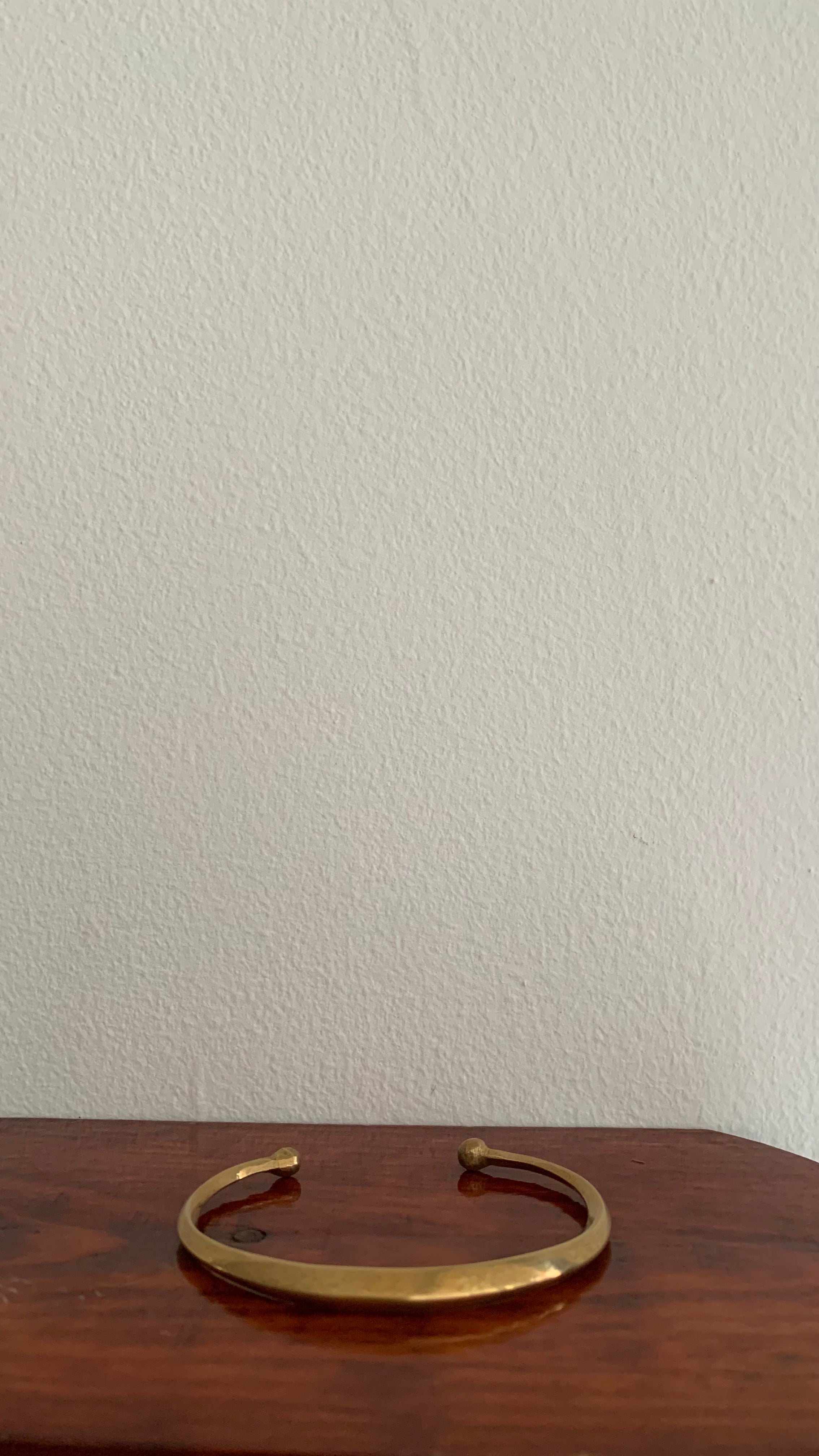 PLAIN BEVELED RETRO ARMLET