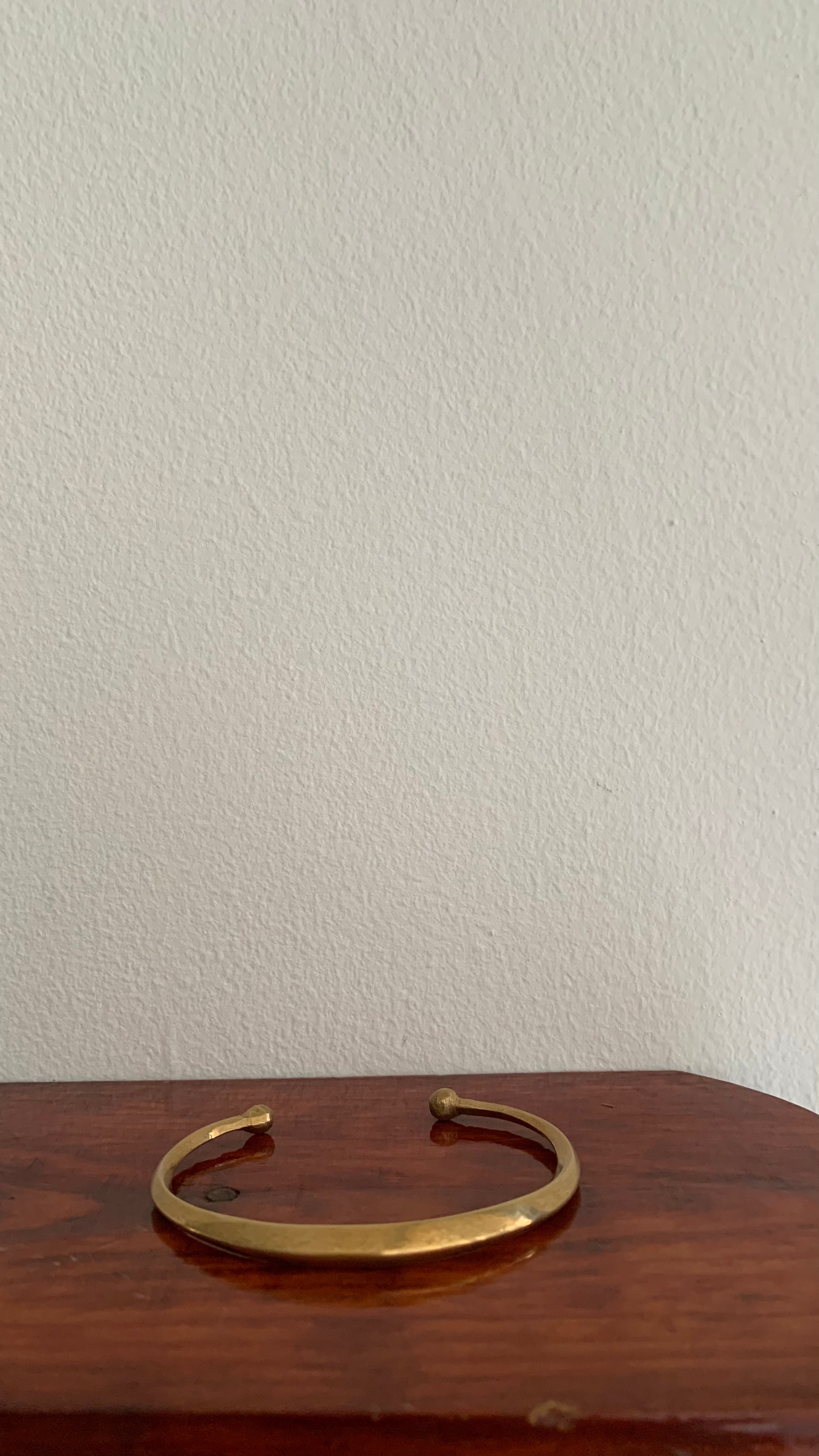 PLAIN BEVELED RETRO ARMLET