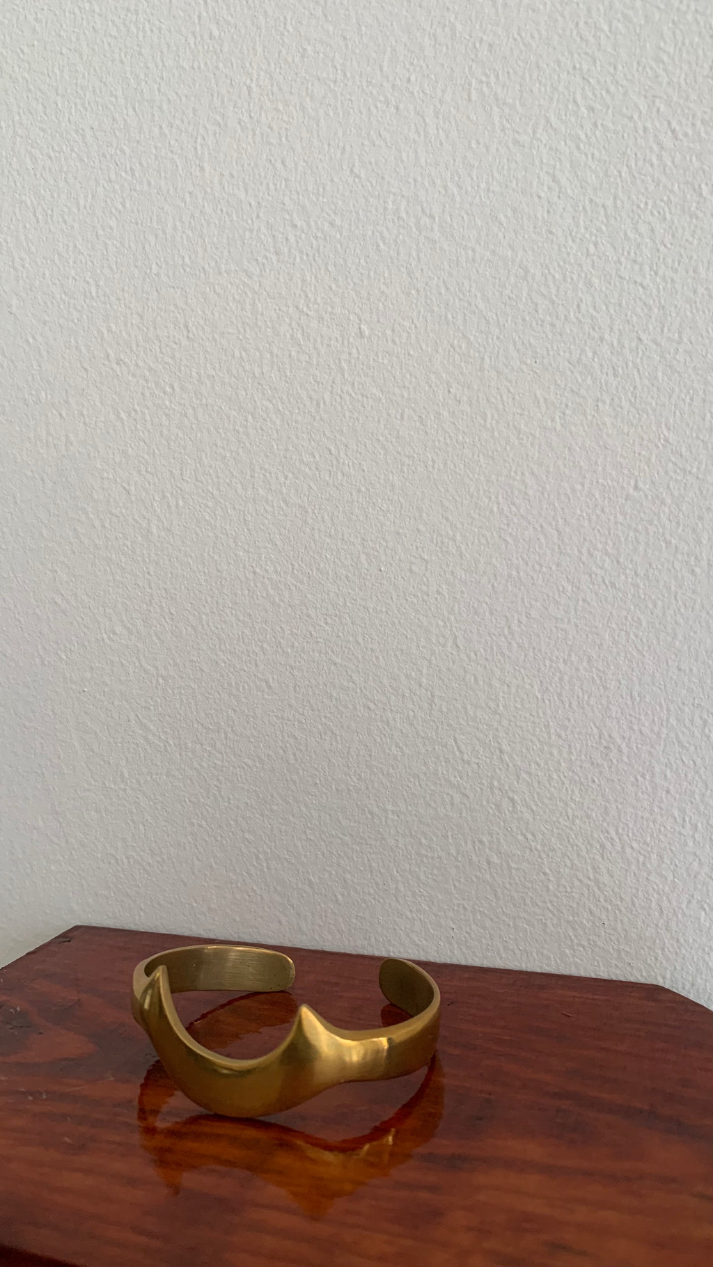 CRESCENT RETRO ARMLET