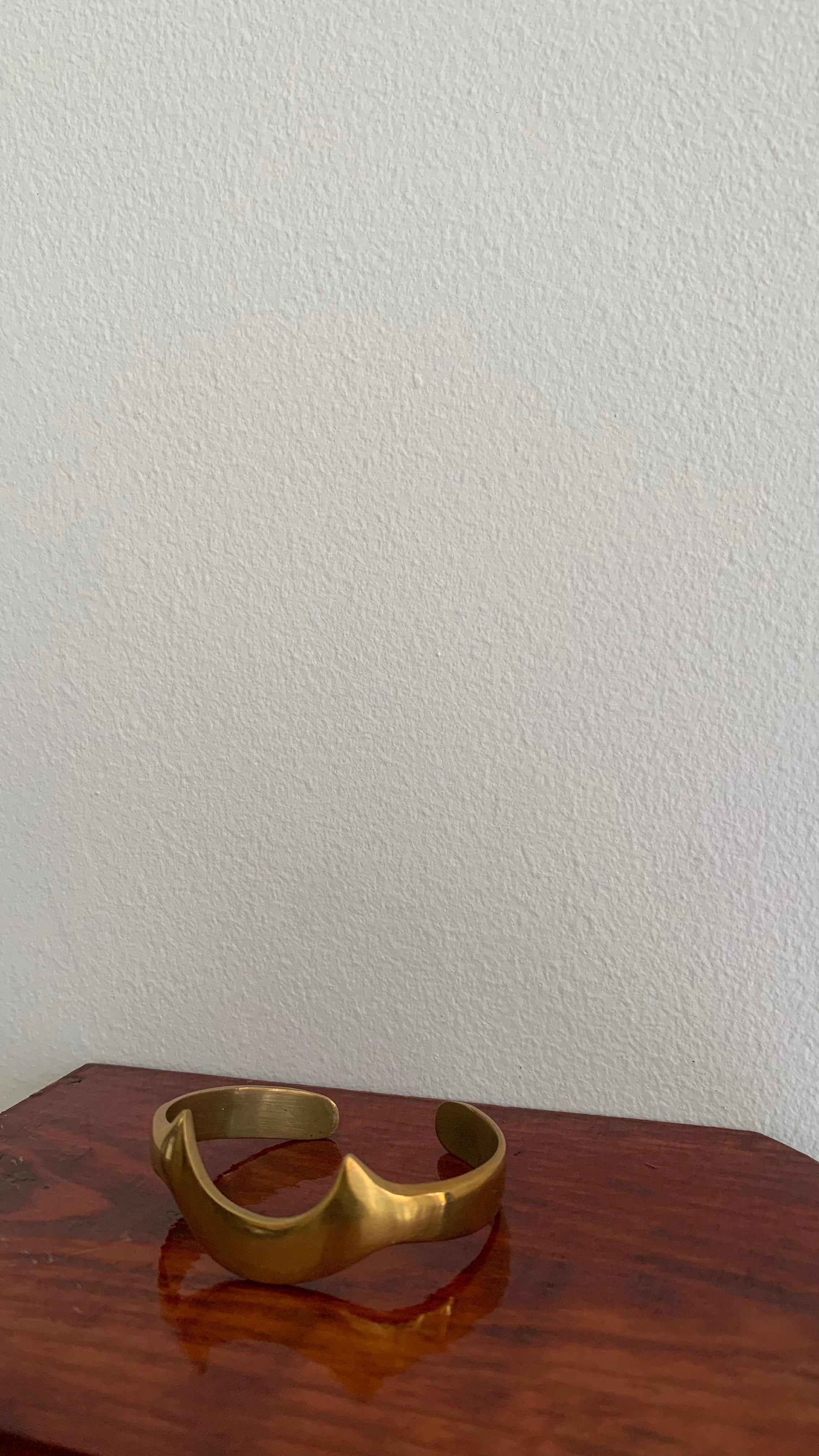 CRESCENT RETRO ARMLET