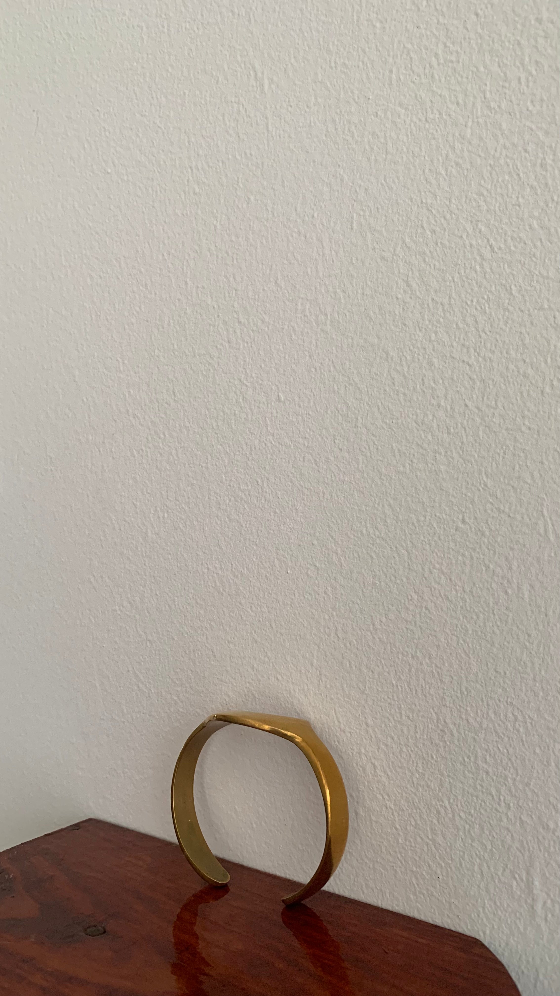 CRESCENT RETRO ARMLET