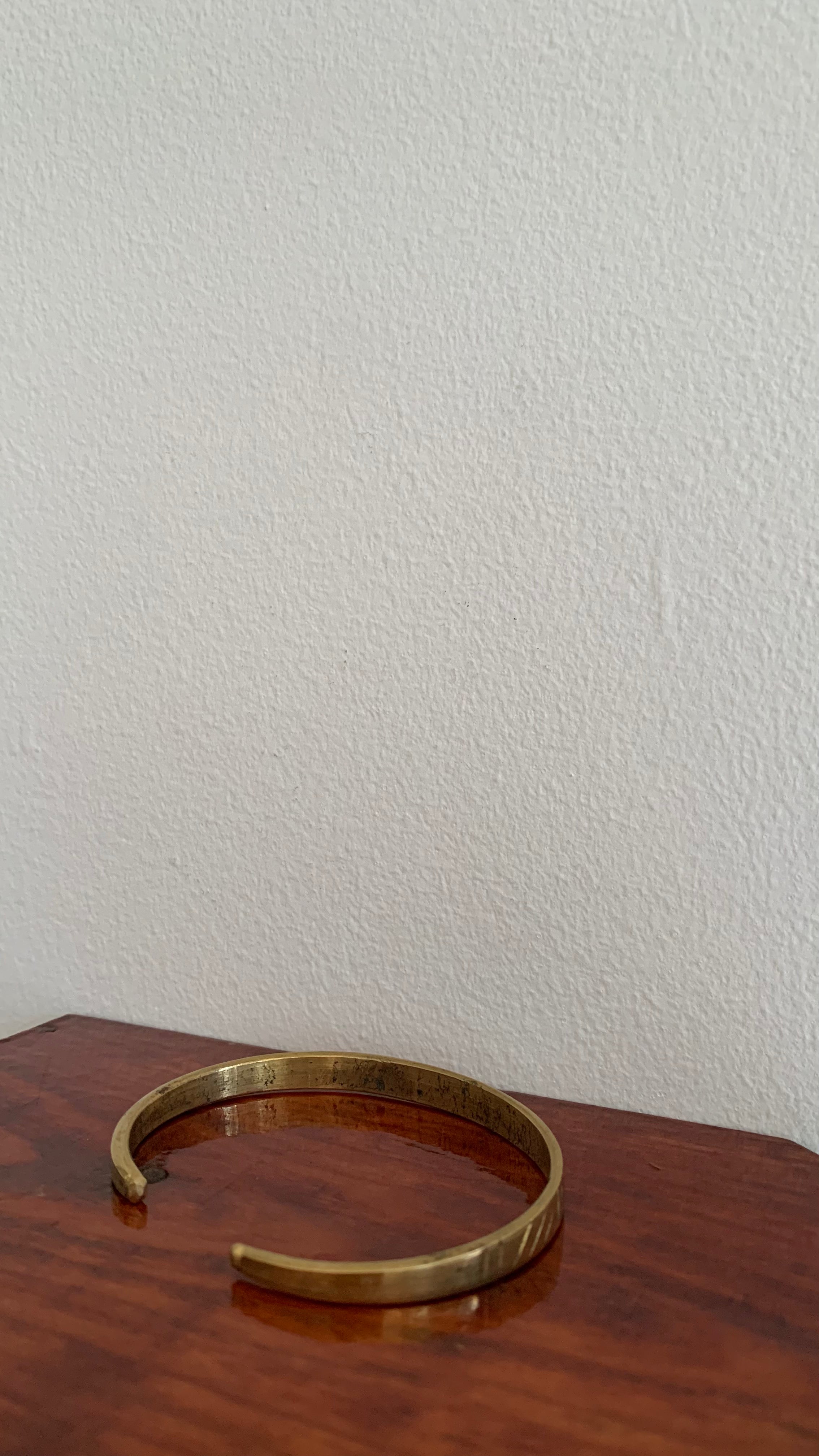 DETAILED  EASY ADJUSTABLE RETRO ARMLET