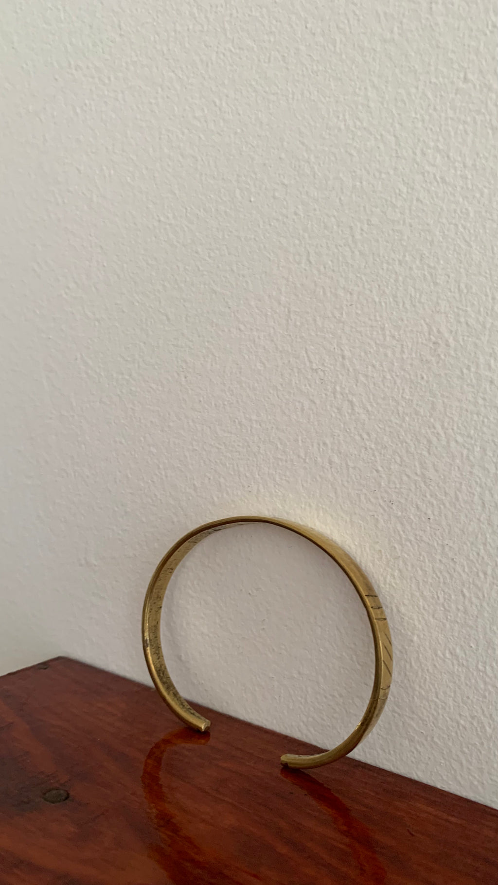 DETAILED  EASY ADJUSTABLE RETRO ARMLET