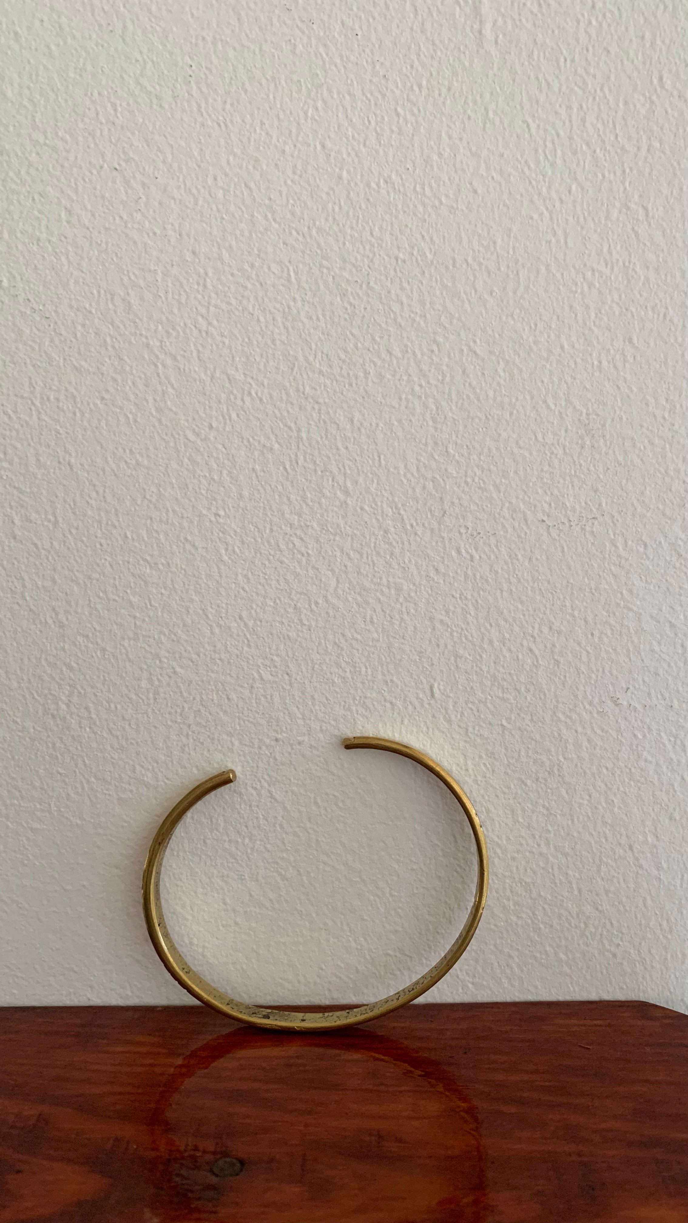 DETAILED  EASY ADJUSTABLE RETRO ARMLET