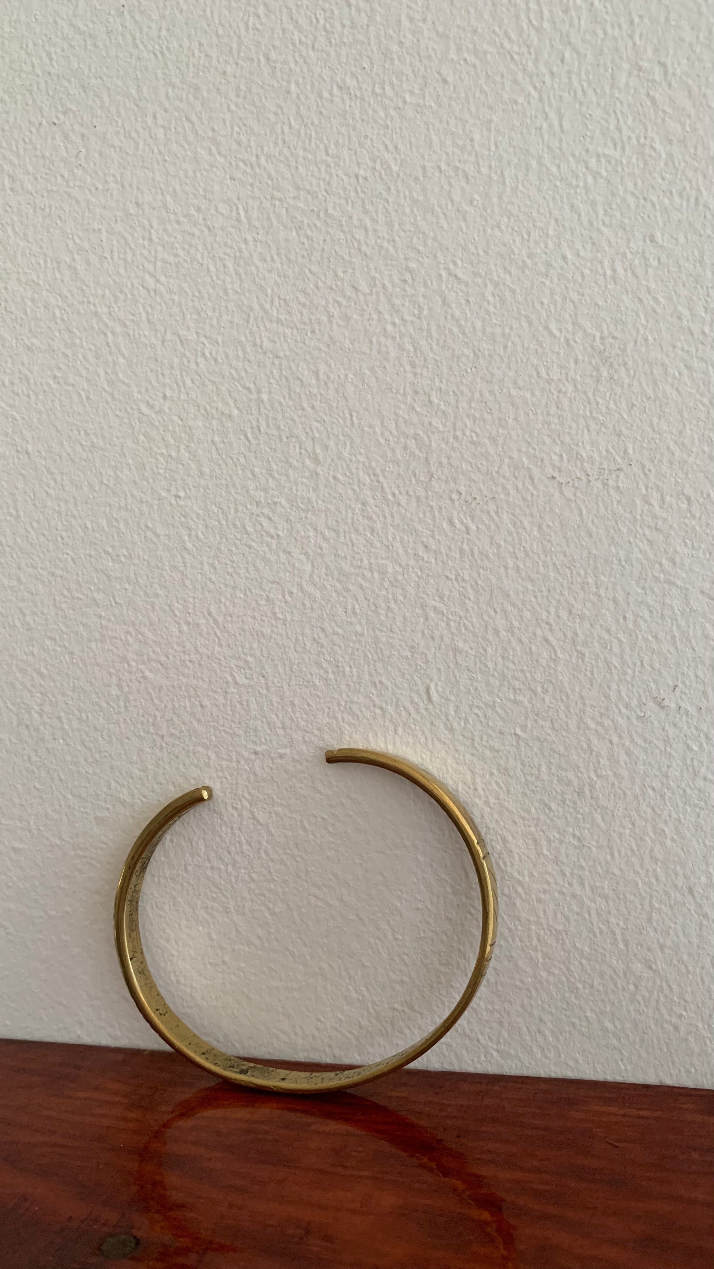 DETAILED  EASY ADJUSTABLE RETRO ARMLET