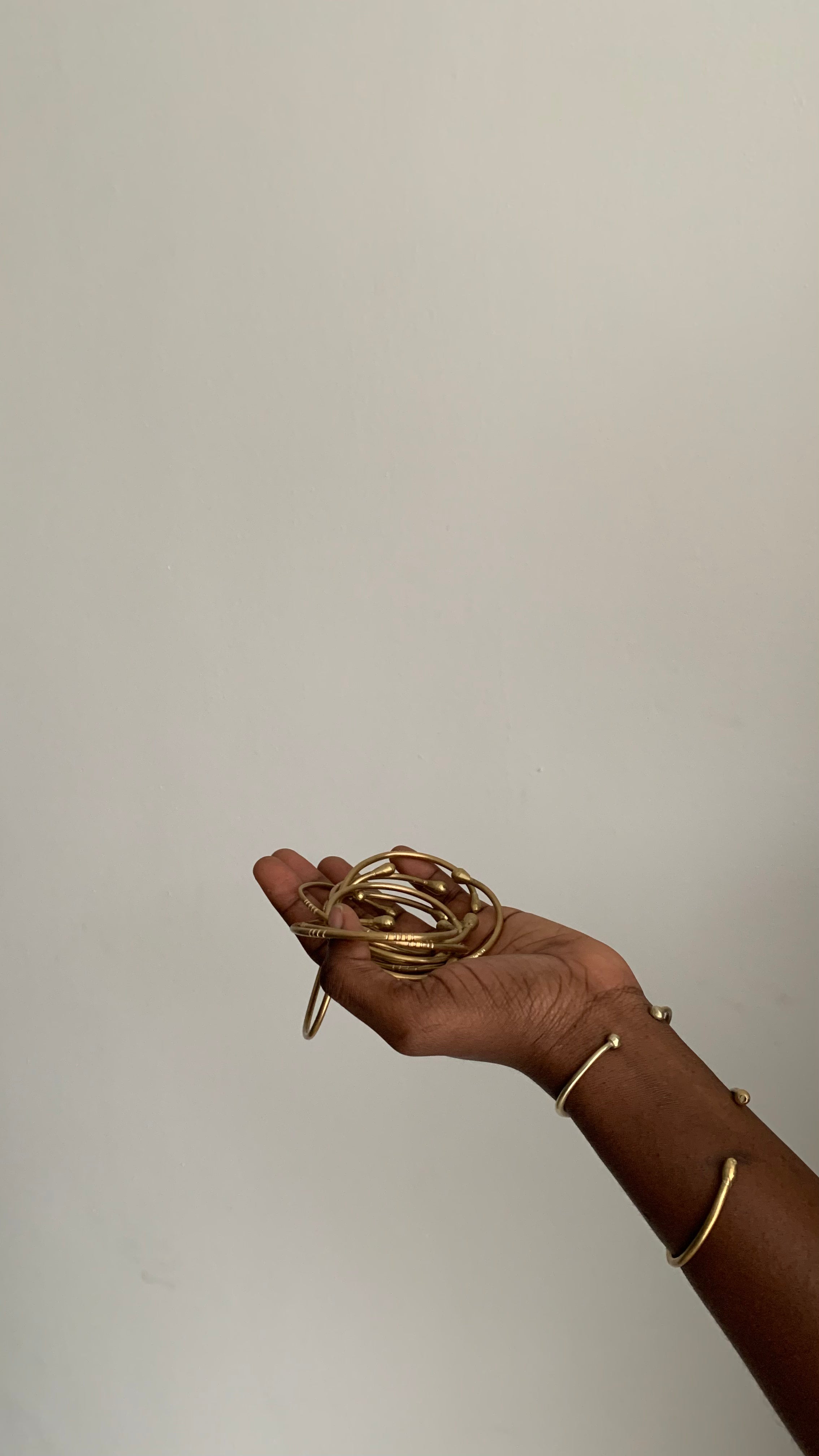 DETAILED EASY ADJUSTABLE RETRO ARMLETS