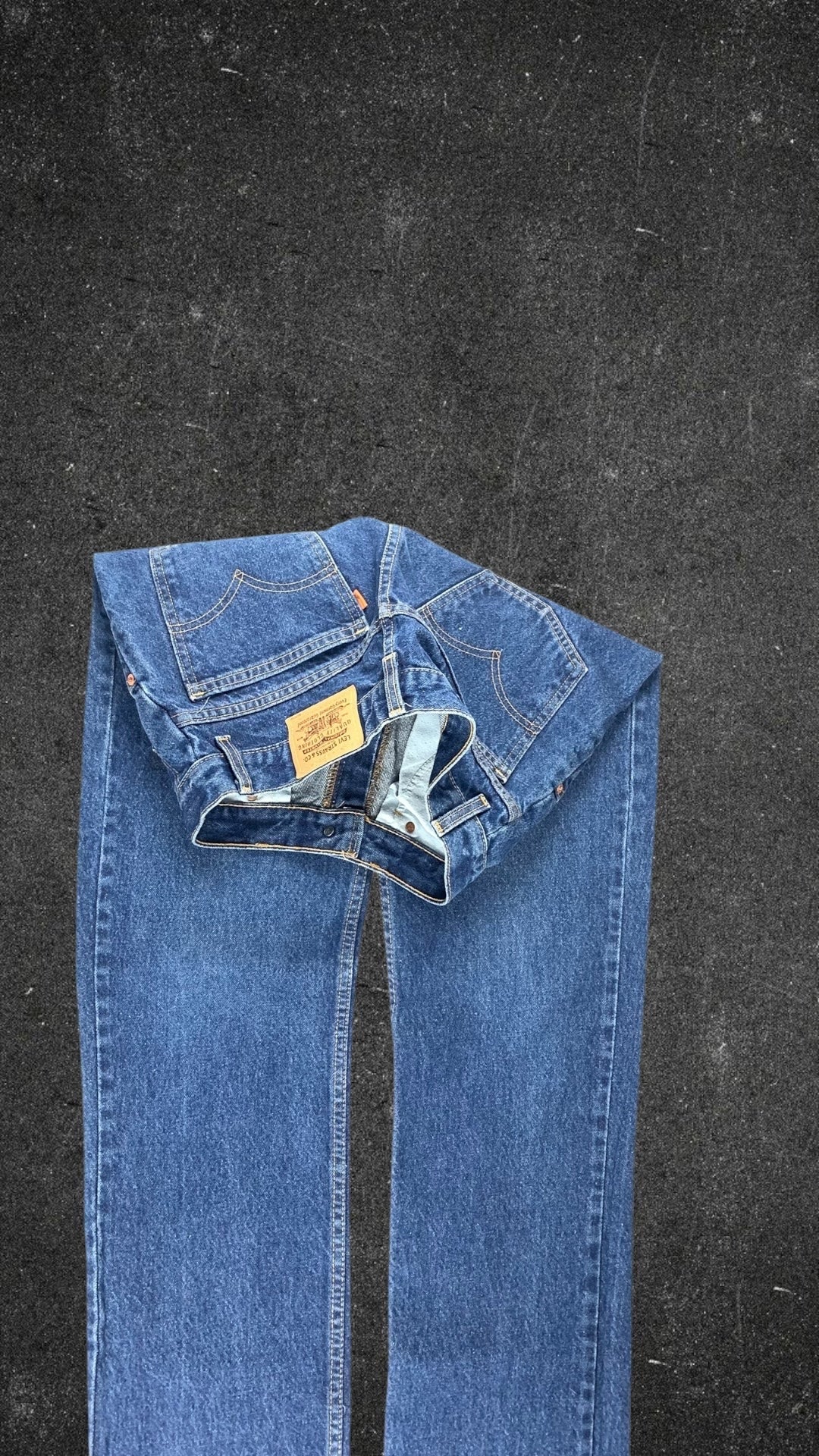 LEVI STRUASS & C0 STRAIGHT LEG VINTAGE JEANS - UK 10