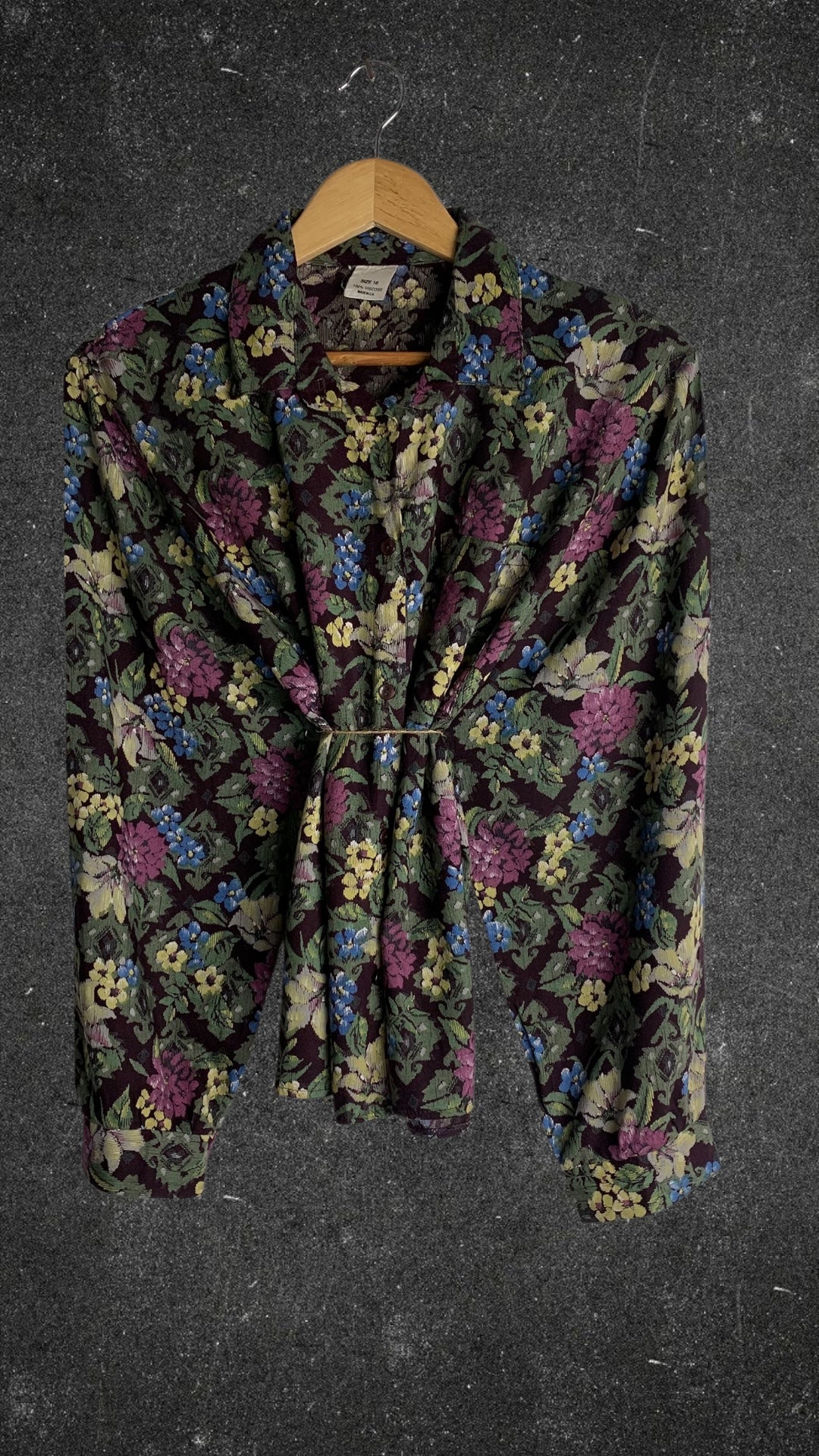 UNTAGGED BUTTON UP VINTAGE SHIRT - UK 10