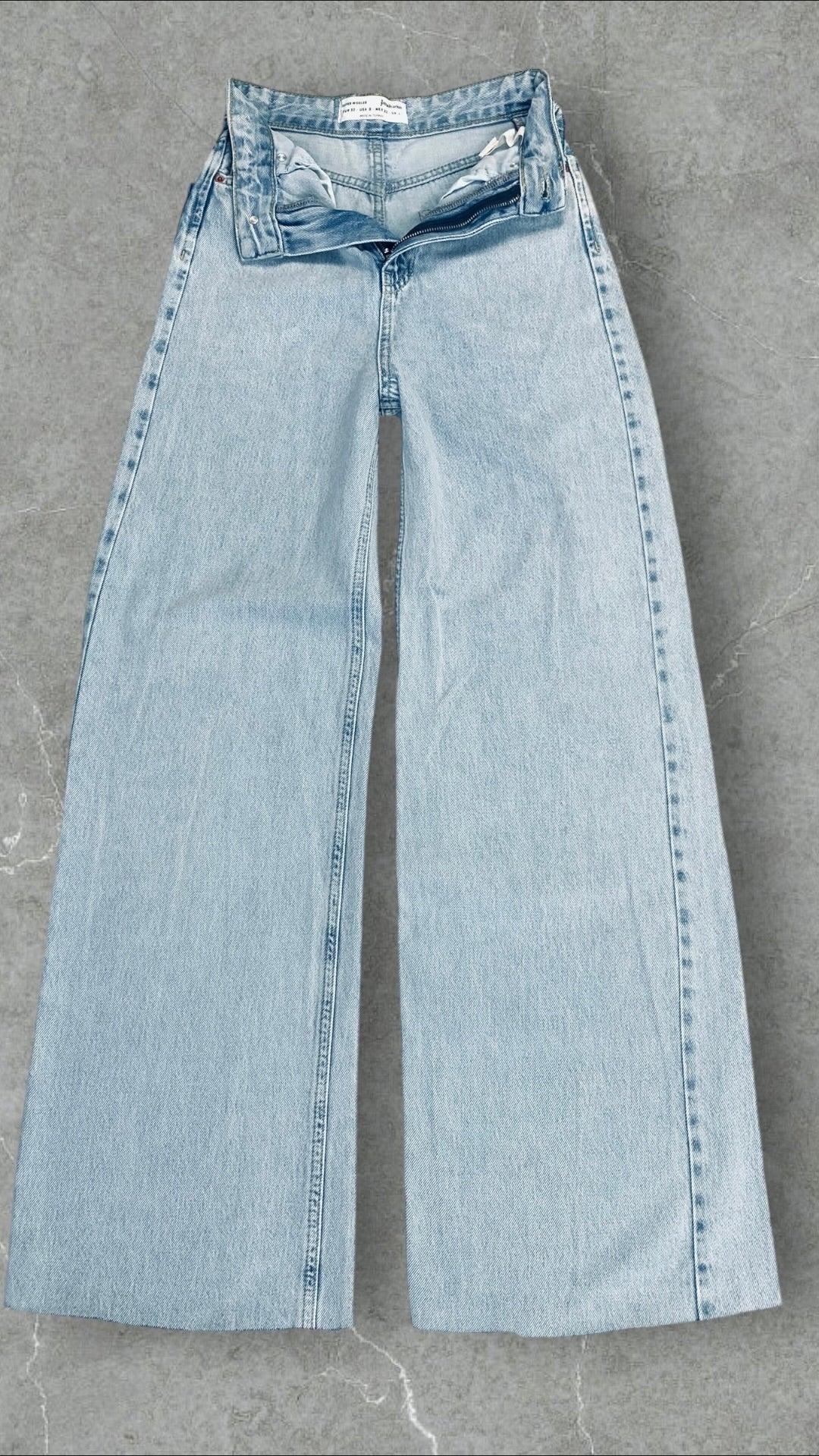 STRADIVARIUS WIDE LEG JEANS