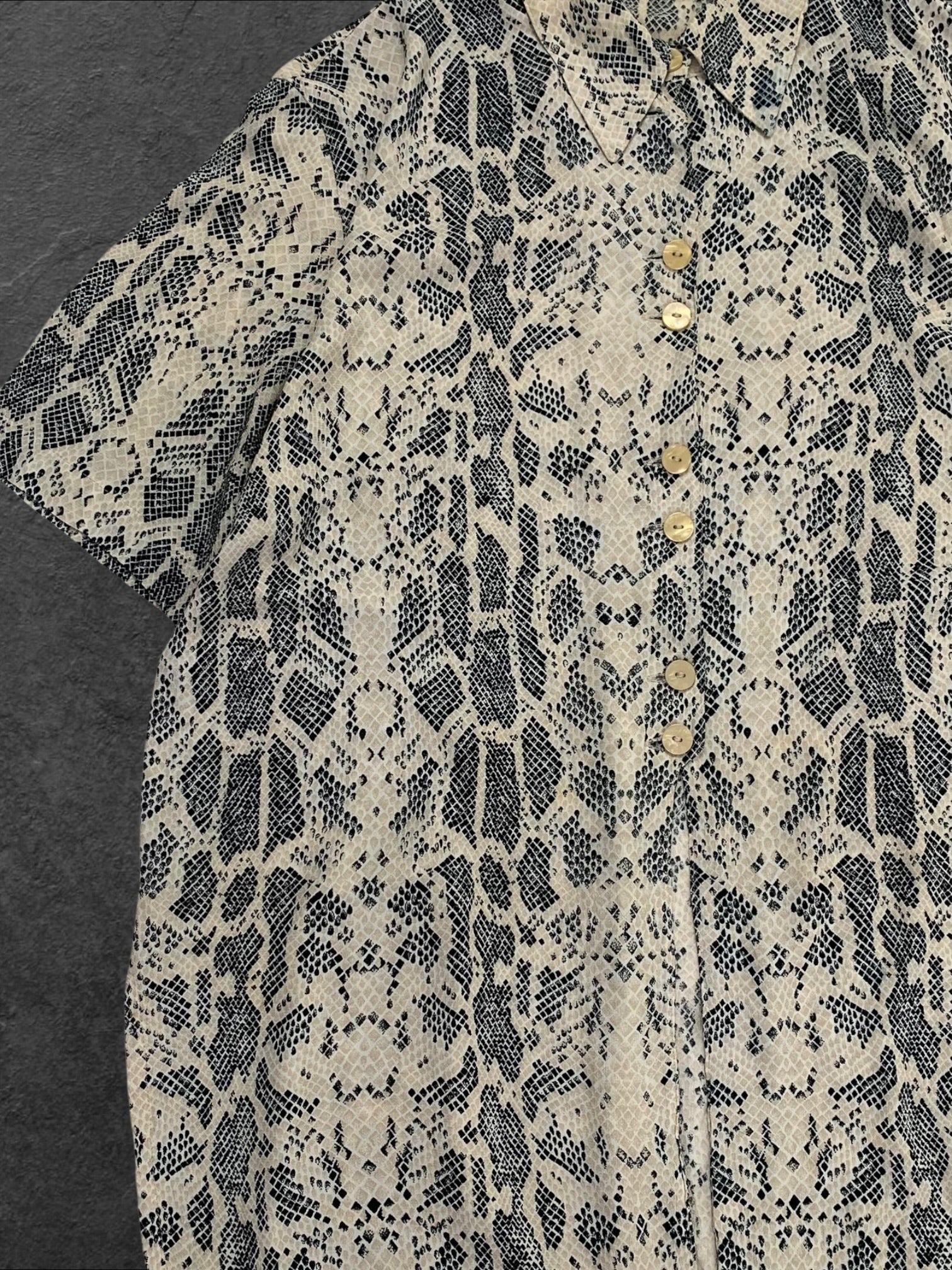 GINA B. BUTTON UP VINTAGE SHIRT