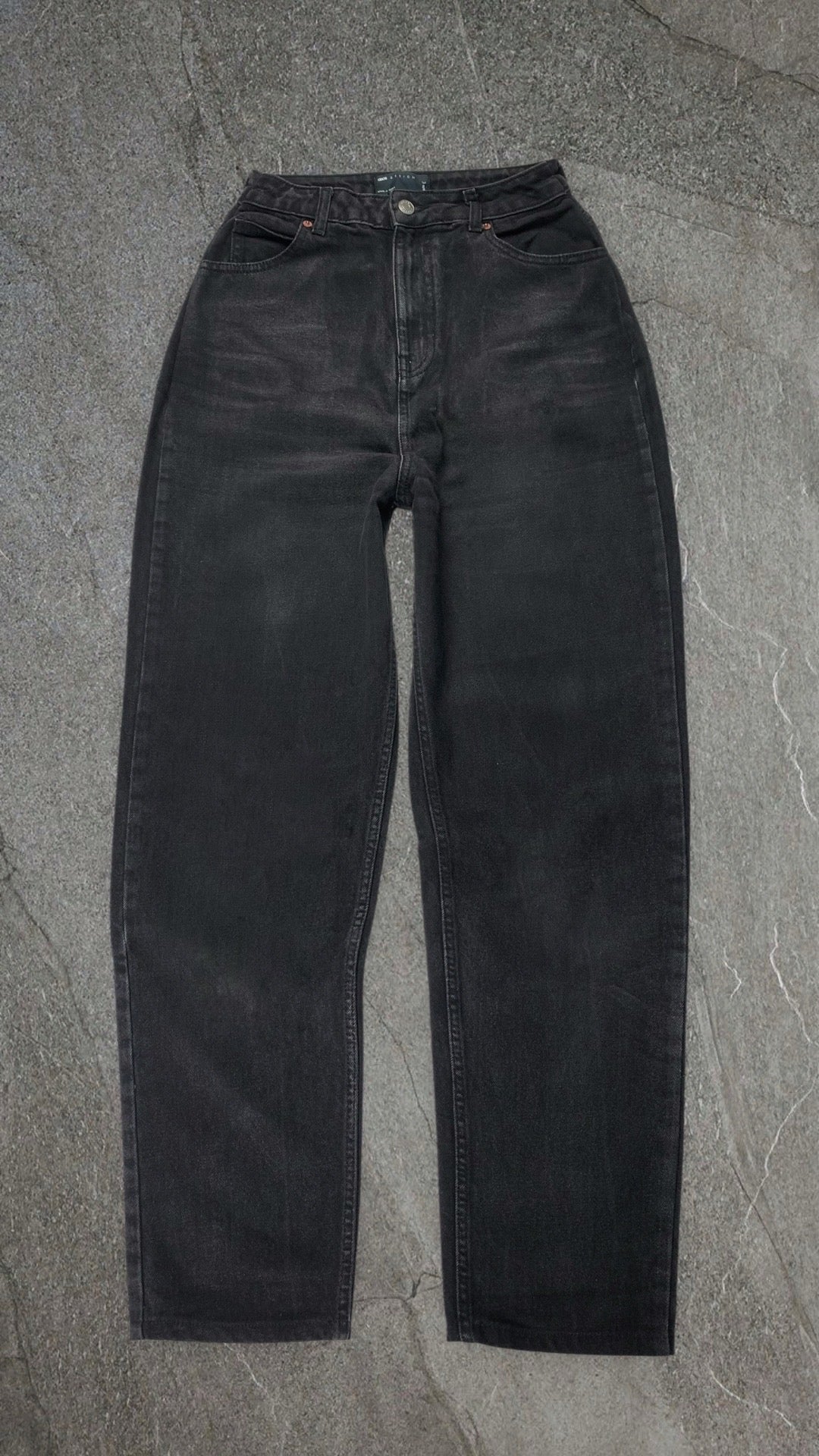 ASOS DESIGN STRAIGHT LEG JEANS - UK 8